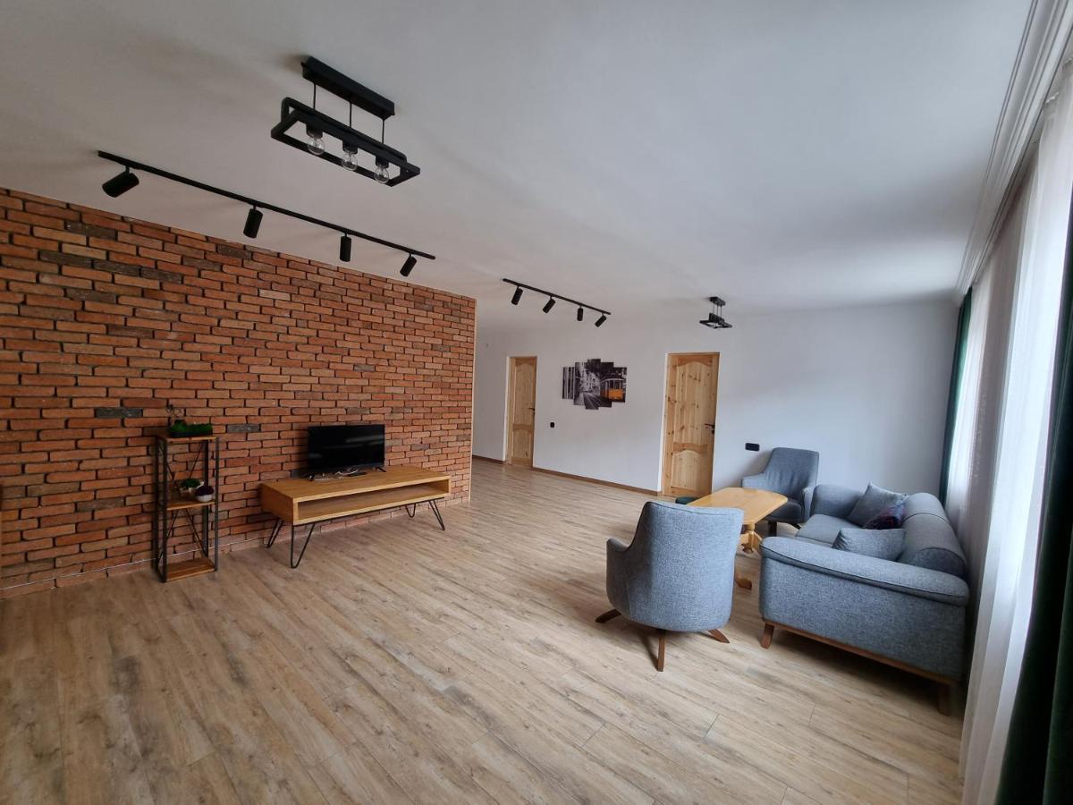 Villa Sunshine , Apartment With 4 Bedrooms,Whole Apartment, Апартмент Целиком ดีลีจาน ภายนอก รูปภาพ