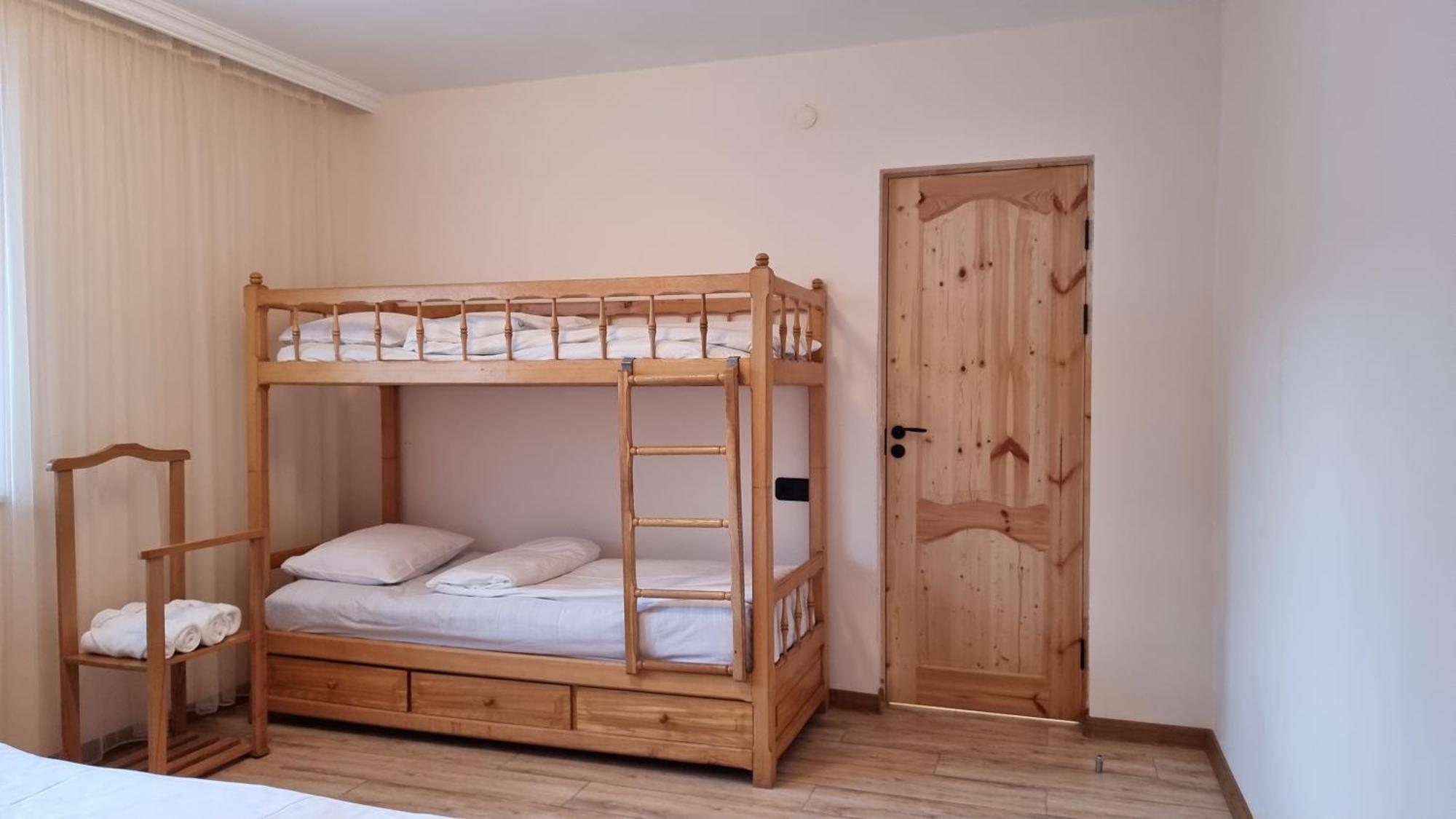 Villa Sunshine , Apartment With 4 Bedrooms,Whole Apartment, Апартмент Целиком ดีลีจาน ภายนอก รูปภาพ